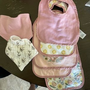 2/$10 Baby Girl Bib Bundle (7 Bibs)